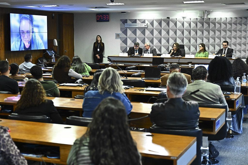 comissao-do-senado-aprova-proposta-contra-suicidio-infantil