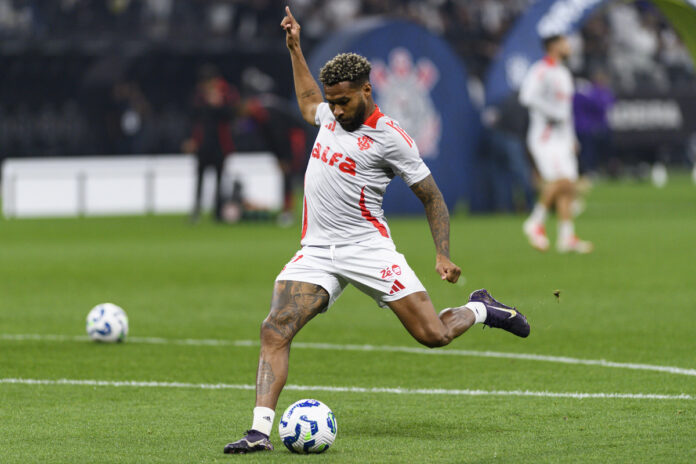 atacante-ex-internacional-e-anunciado-por-clube-do-catar;-confira