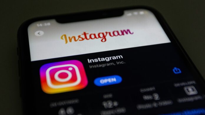 instagram-testa-recurso-para-assistir-reels-enquanto-usa-outros-apps