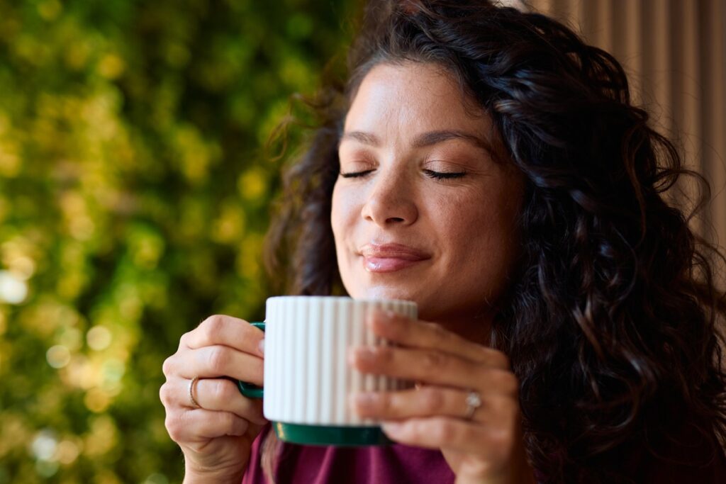 cha-anti-inflamatorio-ajuda-a-proteger-o-figado-e-melhorar-a-digestao