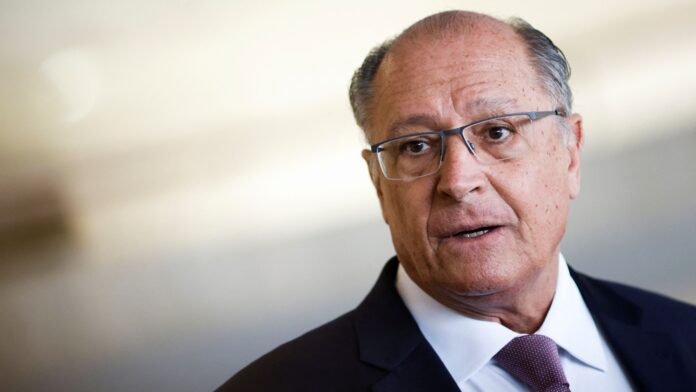 lula-prepara-decreto-para-estimular-a-reciclagem-de-plastico,-diz-alckmin