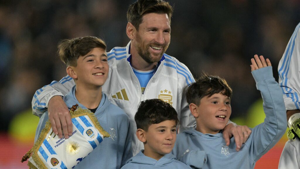 messi-diz-que-vive-sonho-e-faz-misterio-sobre-a-copa:-“vou-dia-a-dia”