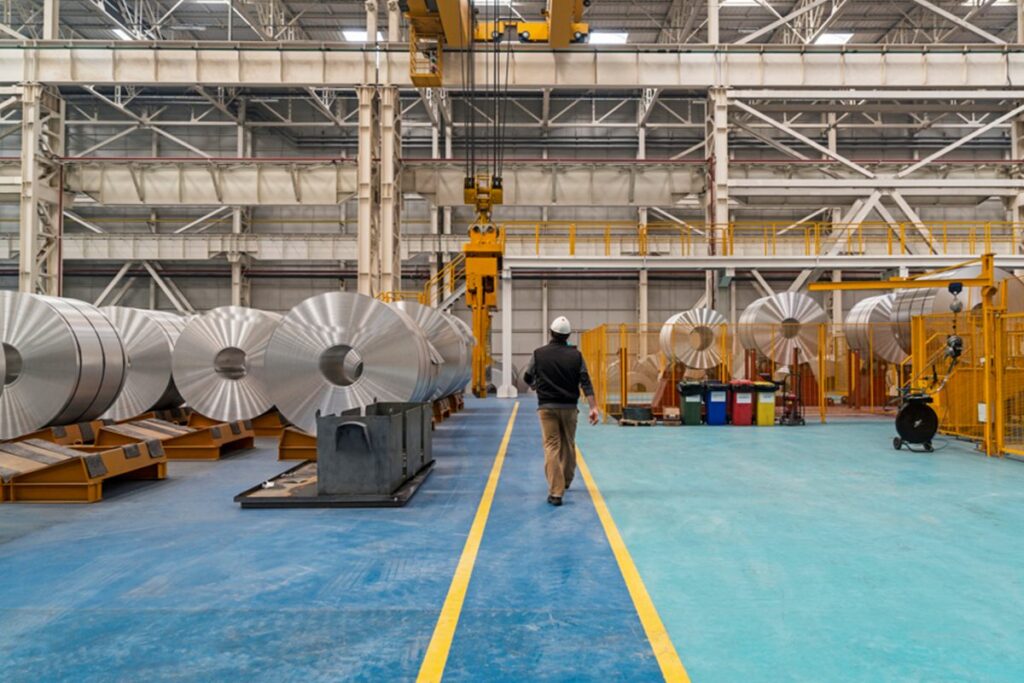 ibge:-precos-da-industria-caem-pelo-6o-mes-seguido