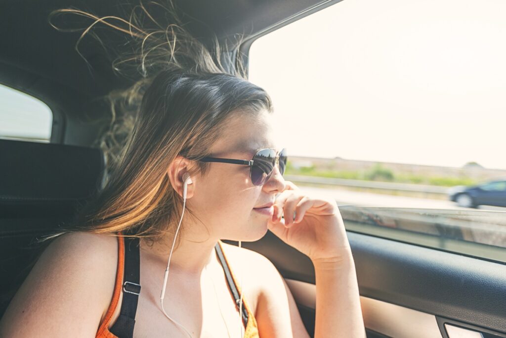 um-tipo-de-musica-pode-aliviar-o-enjoo-durante-viagens-de-carro