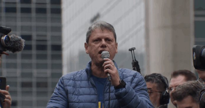 analise:-tarcisio-precisa-mostrar-lealdade-a-jair-bolsonaro