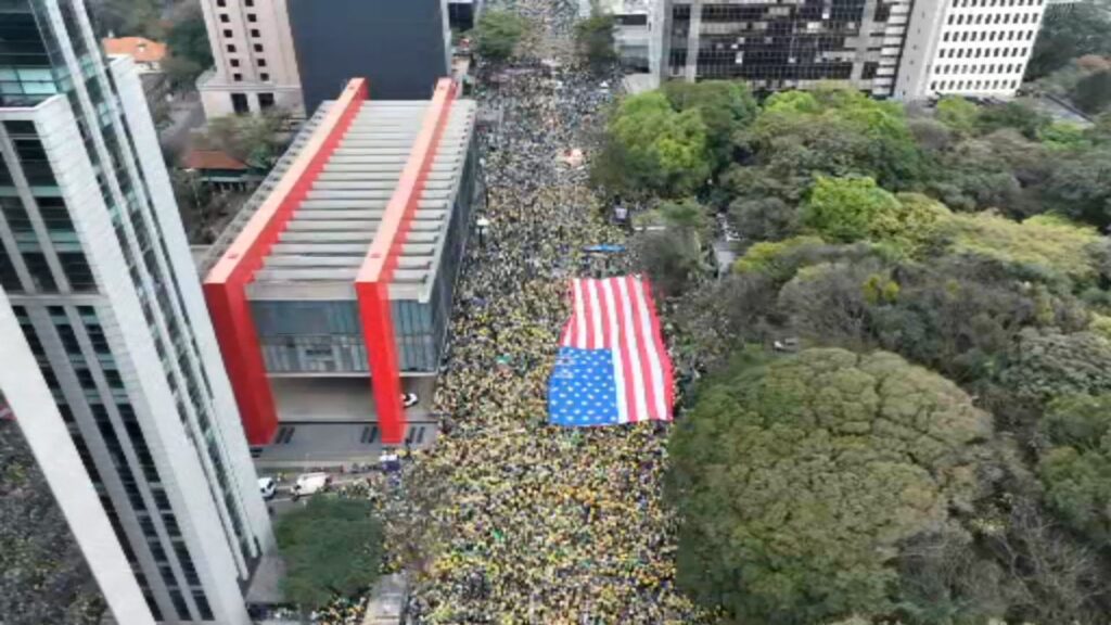 analise:-em-ato,-bolsonaristas-pedem-que-os-eua-continuem-a-aplicar-sancoes
