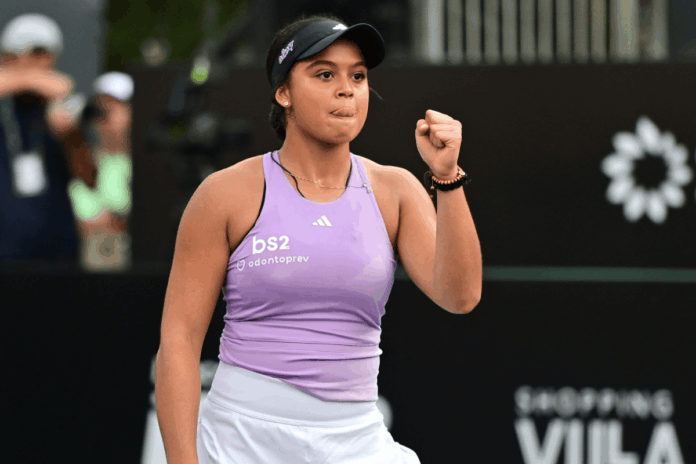 tenista-brasileira-de-15-anos-estreia-com-vitoria-no-sao-paulo-open