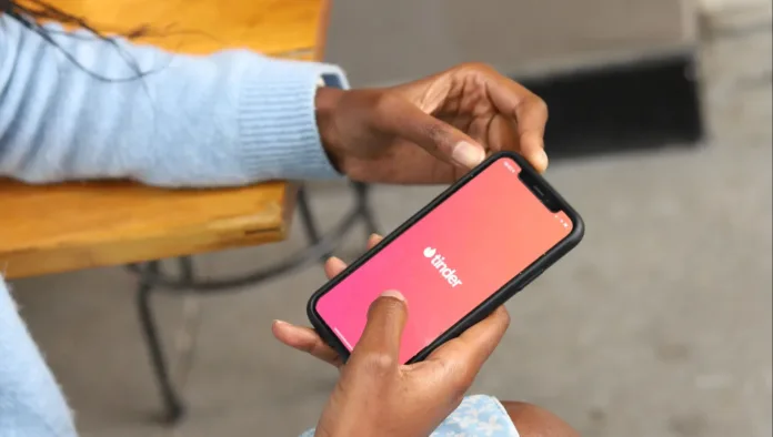 tinder-lanca-filtro-para-facilitar-encontros-duplos;-veja-como-funciona