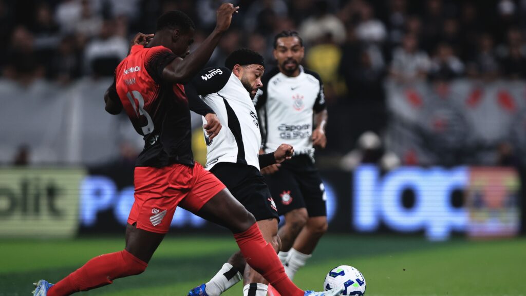 athletico-pr-tem-gol-anulado-contra-o-corinthians;-veja-o-lance