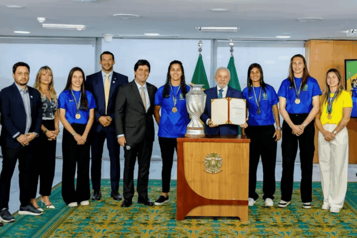 governo-federal-reforca-incentivo-ao-futebol-feminino;-entenda