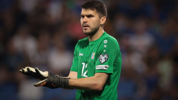 goleiro-diz-que-haaland-pediu-desculpas-apos-marcar-cinco-gols-pela-noruega