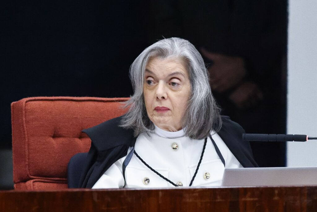 veja-momento-em-que-carmen-lucia-vota-para-condenar-bolsonaro