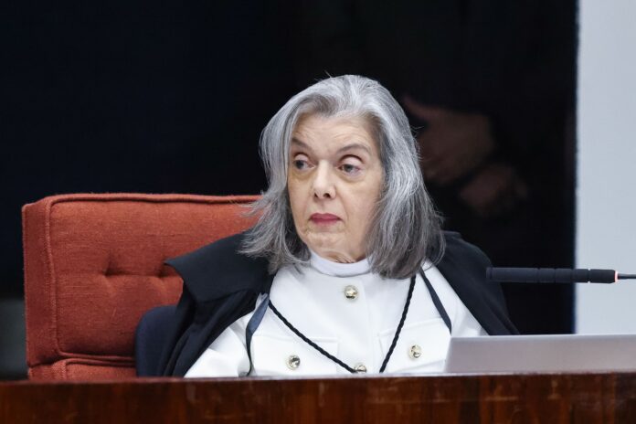 veja-momento-em-que-carmen-lucia-vota-para-condenar-bolsonaro