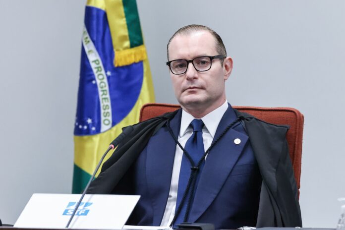 zanin-aponta-uso-de-estruturas-de-estado-em-estrategias-de-plano-de-golpe