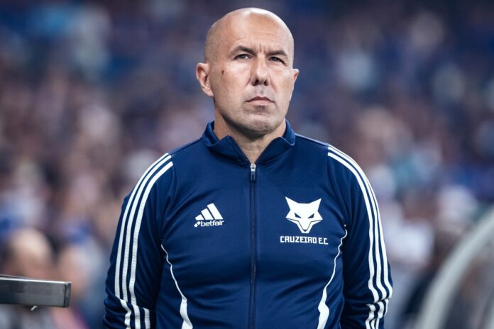 leonardo-jardim-se-emociona-em-coletiva-apos-classificacao-do-cruzeiro
