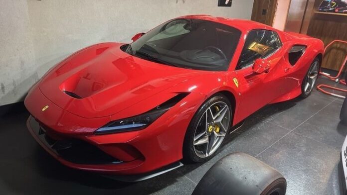 ferrari,-carro-de-f1,-armas:-as-apreensoes-da-pf-contra-fraudes-no-inss