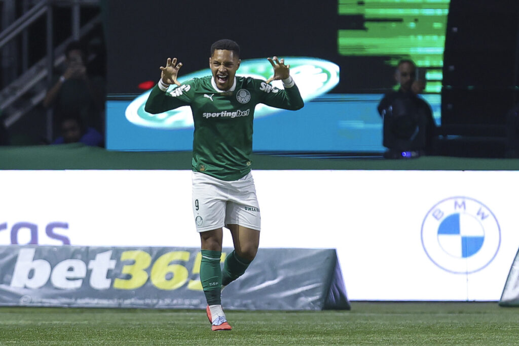 com-show-de-vitor-roque,-palmeiras-goleia-internacional-pela-serie-a