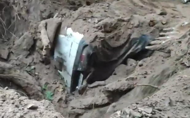 carro-enterrado-em-bunker:-homens-desaparecidos-foram-cobrar-r$-250-mil