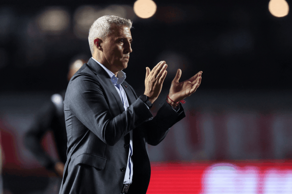 crespo-enaltece-jogadores-do-sao-paulo-apos-vitoria:-“uma-familia”