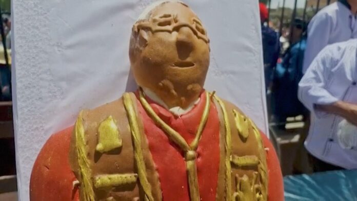 fieis-esculpem-bolo-com-rosto-do-papa-leao-xiv-para-aniversario-de-70-anos