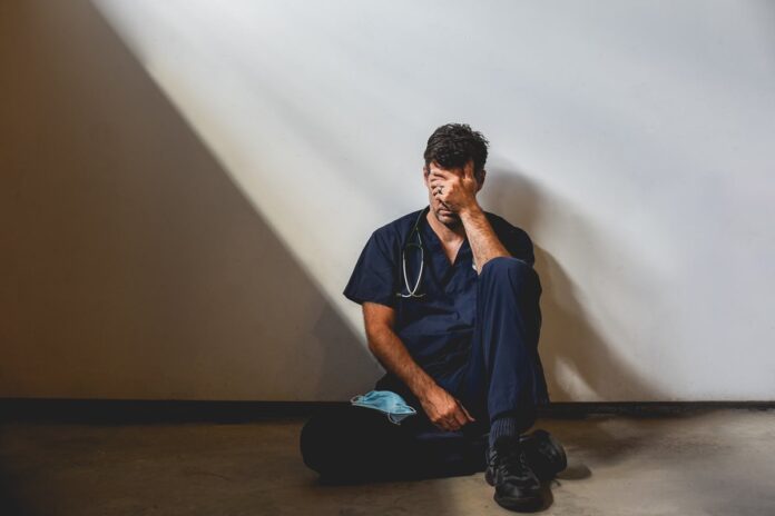 estudo:-mais-de-40%-dos-medicos-brasileiros-tem-transtornos-mentais