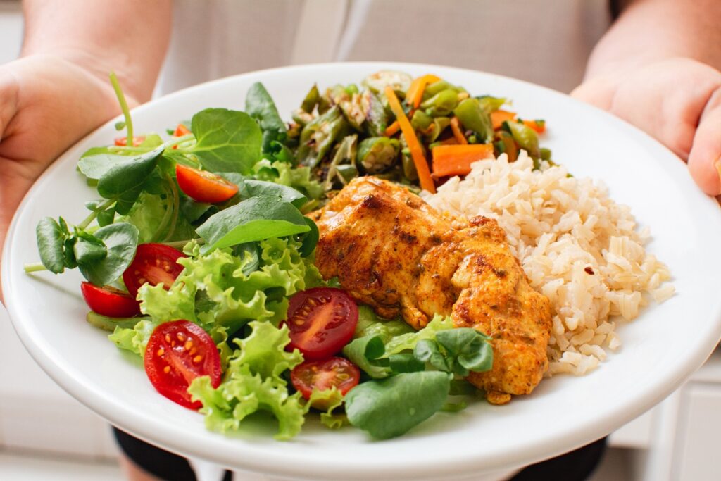 pesquisa:-merenda-com-arroz-e-feijao-custa-menos-e-e-melhor-que-lanche