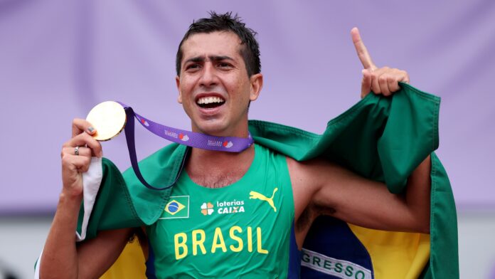 caio-bonfim-e-o-3o-brasileiro-campeao-mundial-no-atletismo;-veja-lista