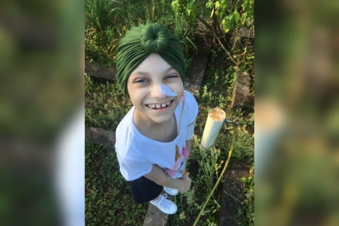 menina-morre-de-cancer-apos-ter-sintomas-confundidos-com-escoliose