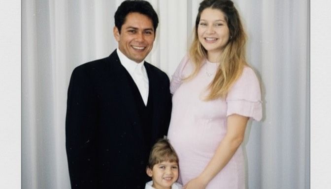 filha-de-leandro-se-emociona-com-encontro-dele-com-os-netos-usando-ia;-veja