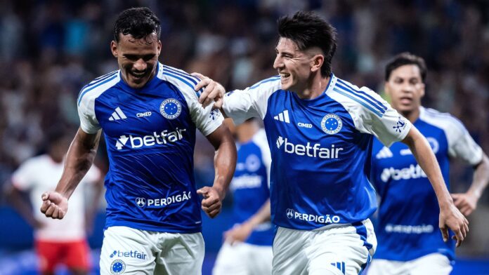 cruzeiro-vira-sobre-o-red-bull-bragantino-e-encosta-no-flamengo