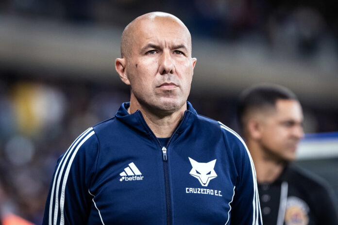 leonardo-jardim-diz-que-cruzeiro-tem-objetivos-diferentes-apos-vitoria