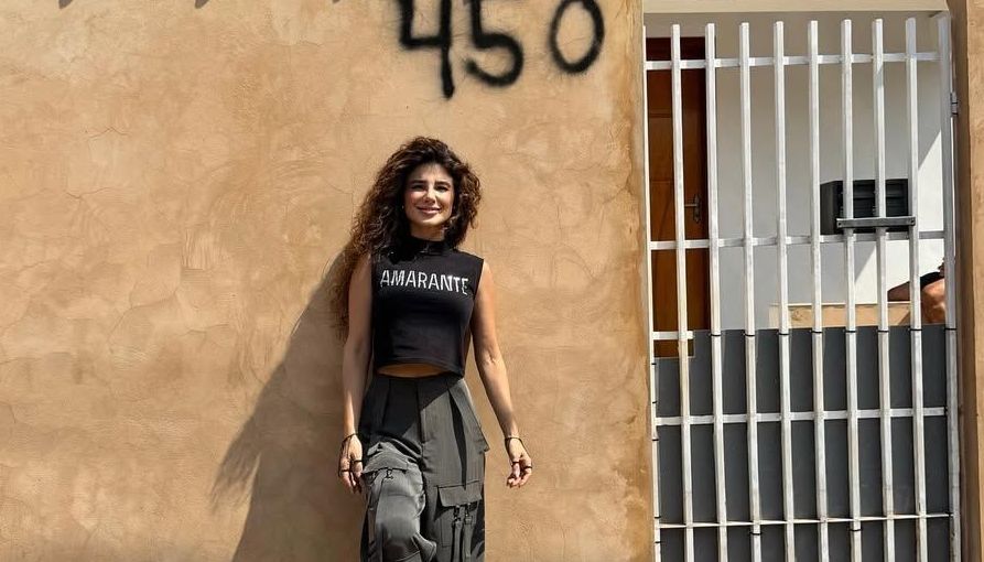 paula-fernandes-visita-casa-onde-morou-antes-da-fama:-“abraco-na-alma”