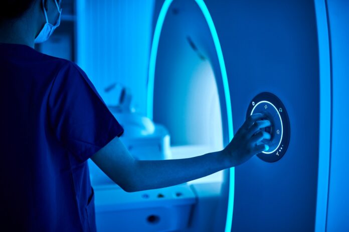 medicos-criam-camera-de-cristal-que-faz-exames-de-imagem-mais-nitidos