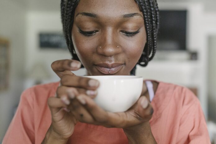 cha-anti-inflamatorio-alivia-problemas-digestivos-e-melhora-microbiota