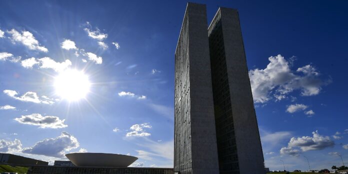 psol-entrega-mais-de-1-milhao-de-assinaturas-contra-pec-da-blindagem-a-otto