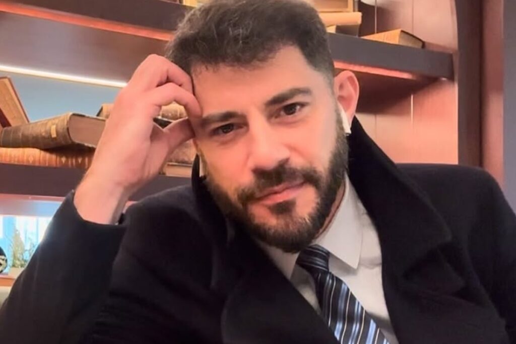 evaristo-costa-expoe-constrangimento-em-aviao-por-causa-de-doenca-rara