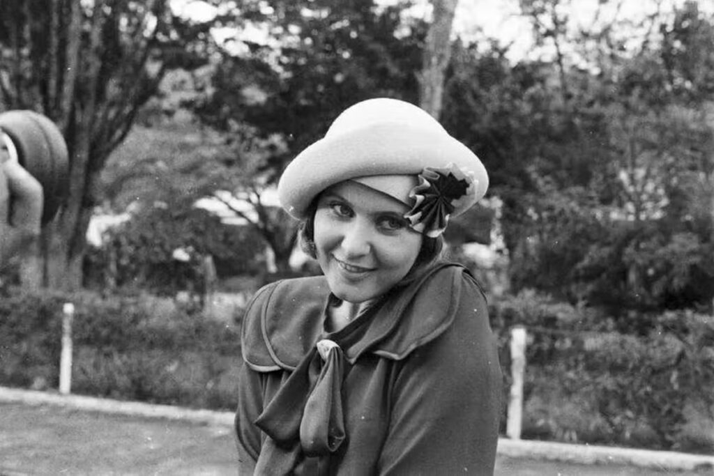 ex-atriz-da-globo-vive-de-doacoes-e-presentes-apos-resgate-de-abandono