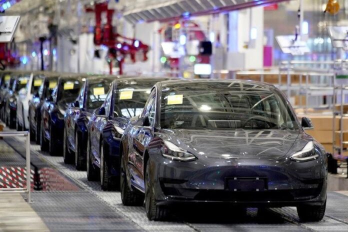 competicao-no-setor-de-carros-eletricos-da-china-leva-empresas-a-falencia