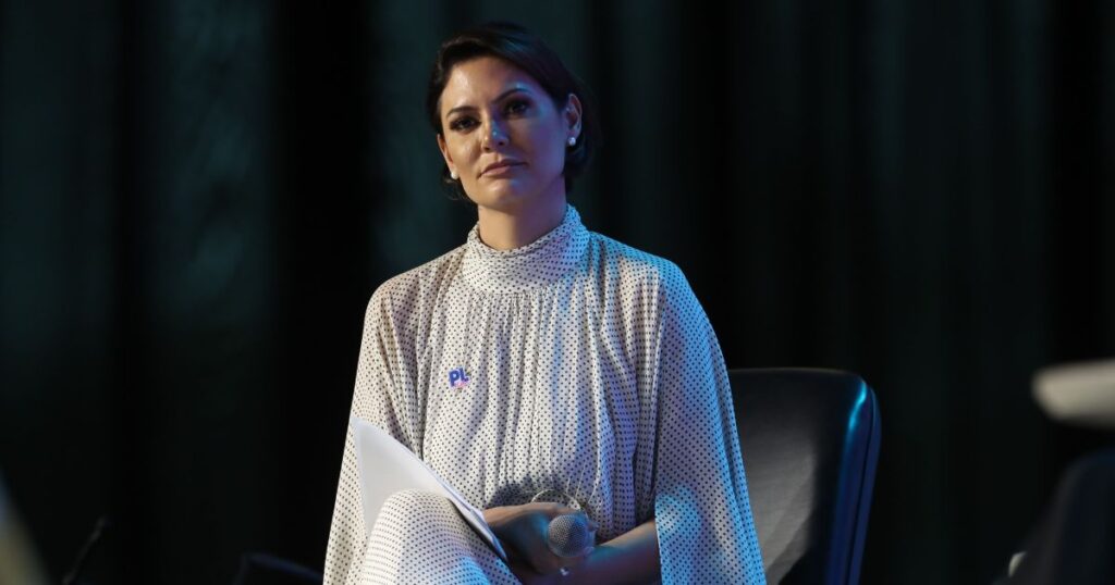 michelle-nega-querer-ser-presidente:-“quero-ser-primeira-dama”