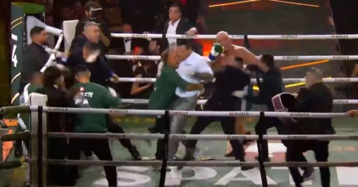 duelo-entre-popo-e-wanderlei-termina-com-violencia-entre-equipes-no-ringue