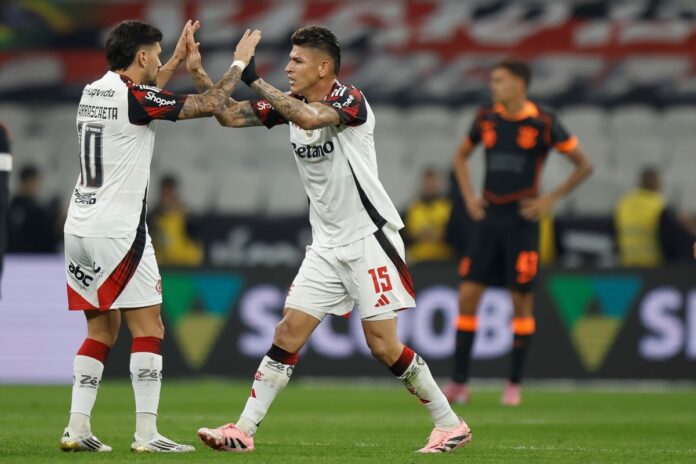 filipe-luis-elogia-arrascaeta-e-carrascal-no-jogo-contra-o-corinthians