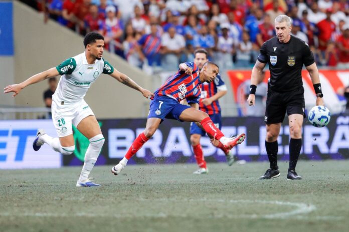 arbitragem-relata-ma-qualidade-do-gramado-da-arena-fonte-nova;-veja