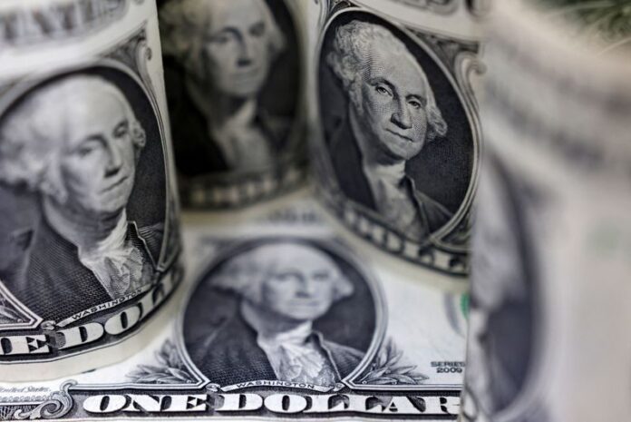 dolar-recua-com-risco-de-paralisacao-nos-eua-e-desemprego-do-brasil-em-foco