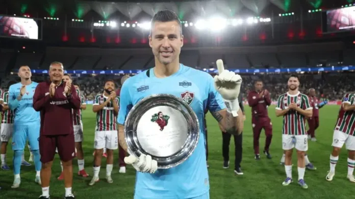 fabio-completa-45-anos:-goleiro-detem-recorde-de-jogos-na-historia