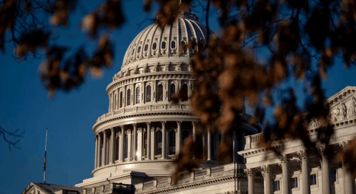 republicanos-culpam-democratas-por-fim-do-financiamento-do-governo