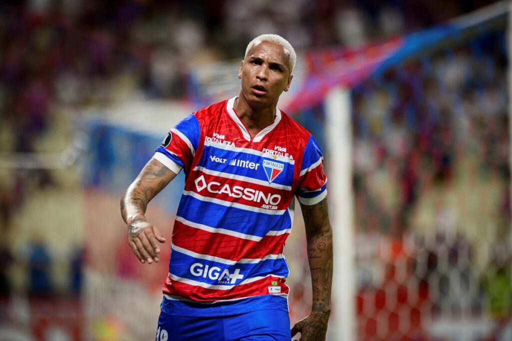 video:-deyverson-acerta-carrinho-em-preparador-fisico-do-sao-paulo