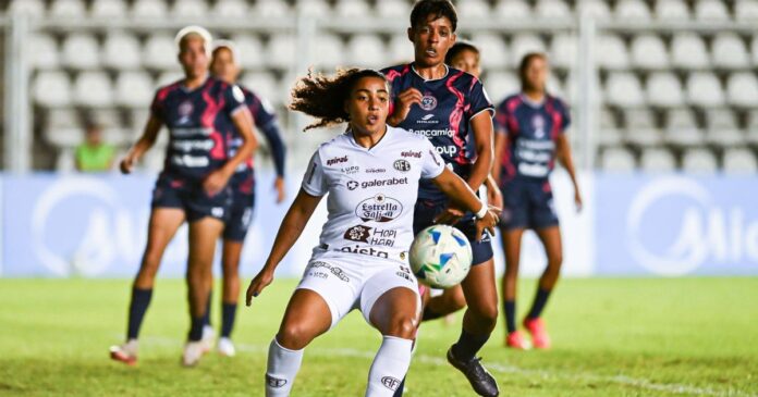 libertadores-feminina:-ferroviaria-marca-no-fim-e-bate-o-adiffem-na-estreia