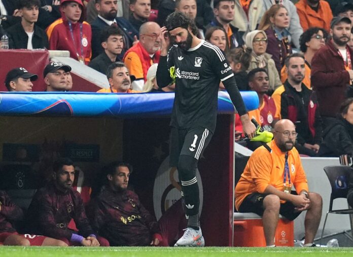tecnico-do-liverpool-abre-o-jogo-sobre-lesao-de-alisson