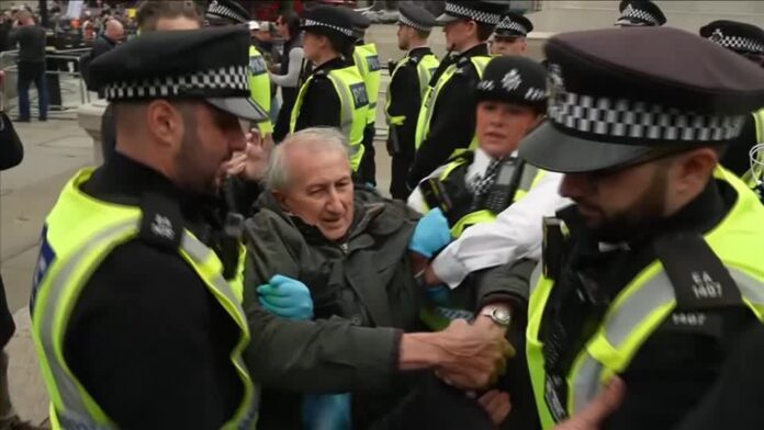 policia-de-londres-prende-manifestantes-que-apoiavam-grupo-acao-palestina