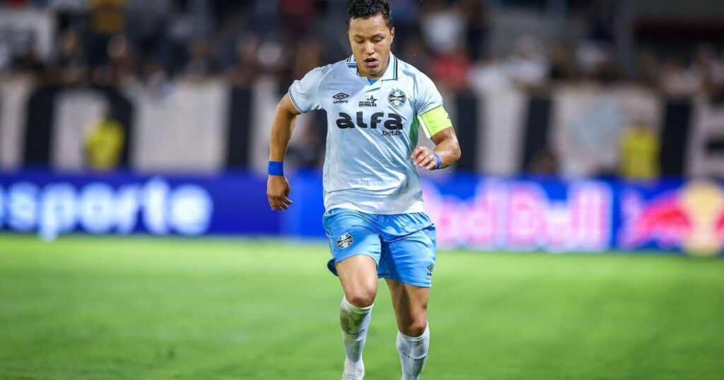 marlon-dispara-contra-arbitragem-e-desabafa:-“gremio-esta-sendo-roubado”